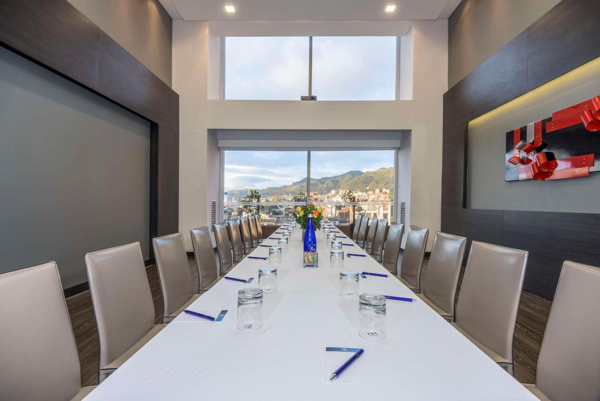Nh Bogota Urban 26 Royal Hotel Ngoại thất bức ảnh