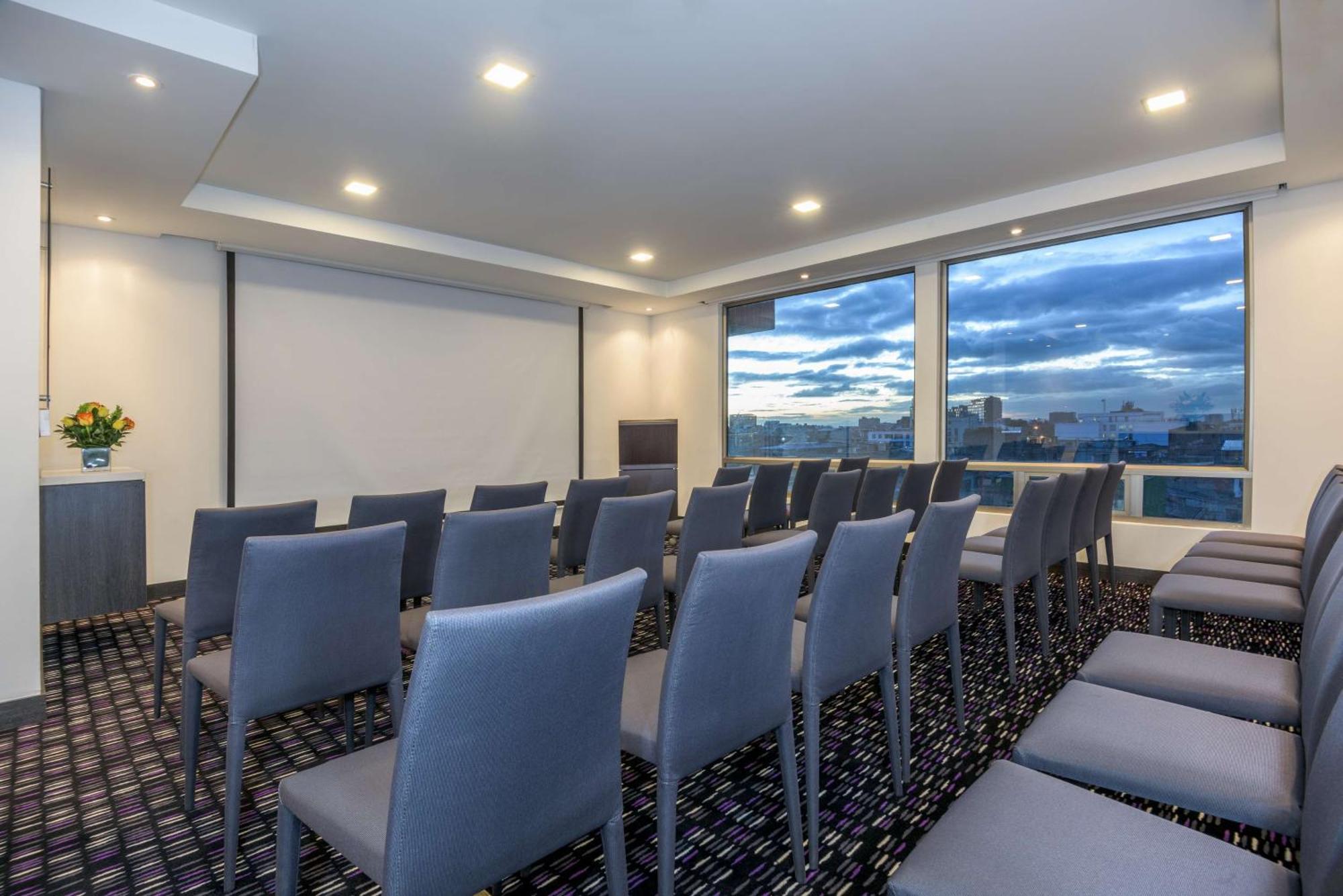 Nh Bogota Urban 26 Royal Hotel Ngoại thất bức ảnh