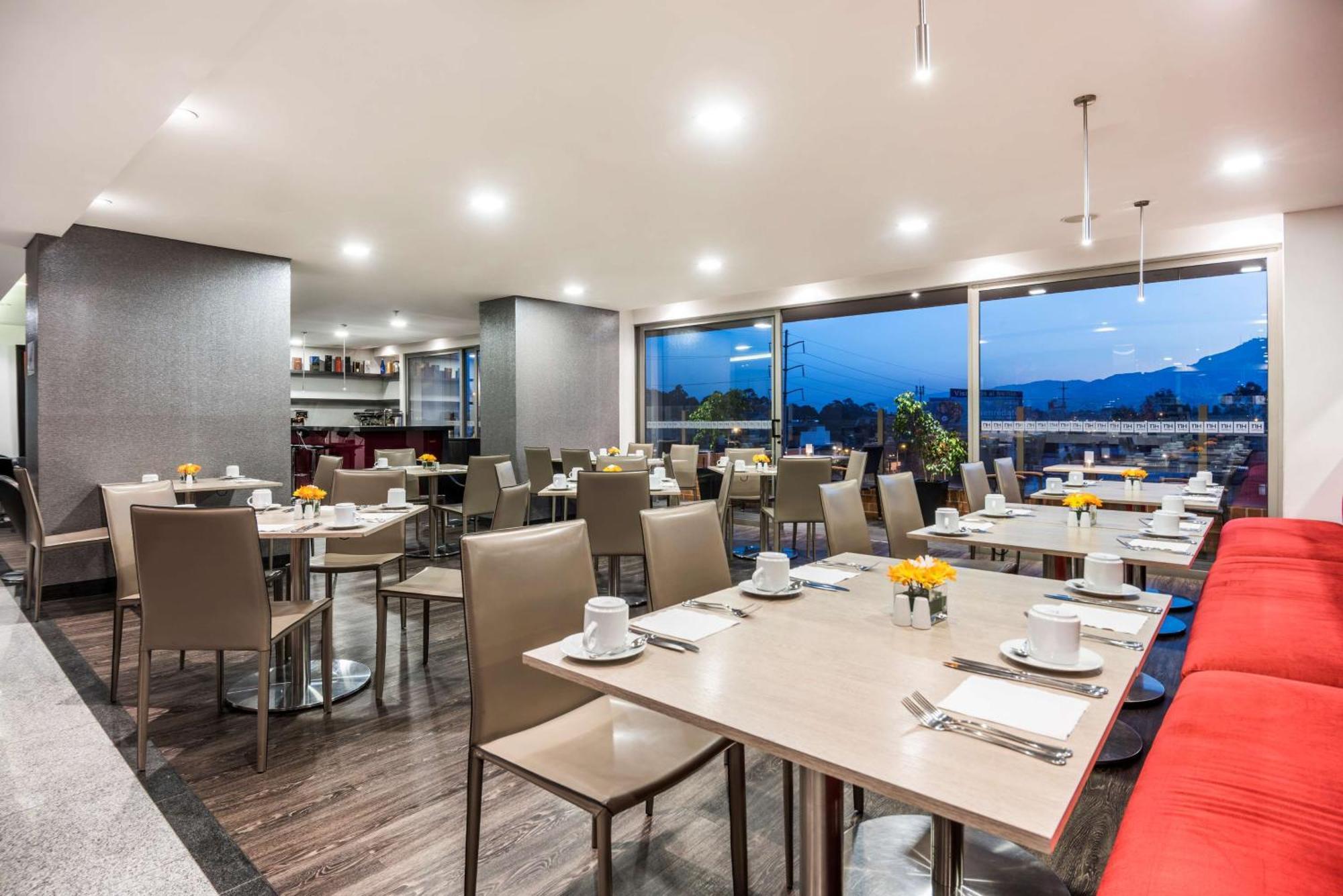 Nh Bogota Urban 26 Royal Hotel Ngoại thất bức ảnh