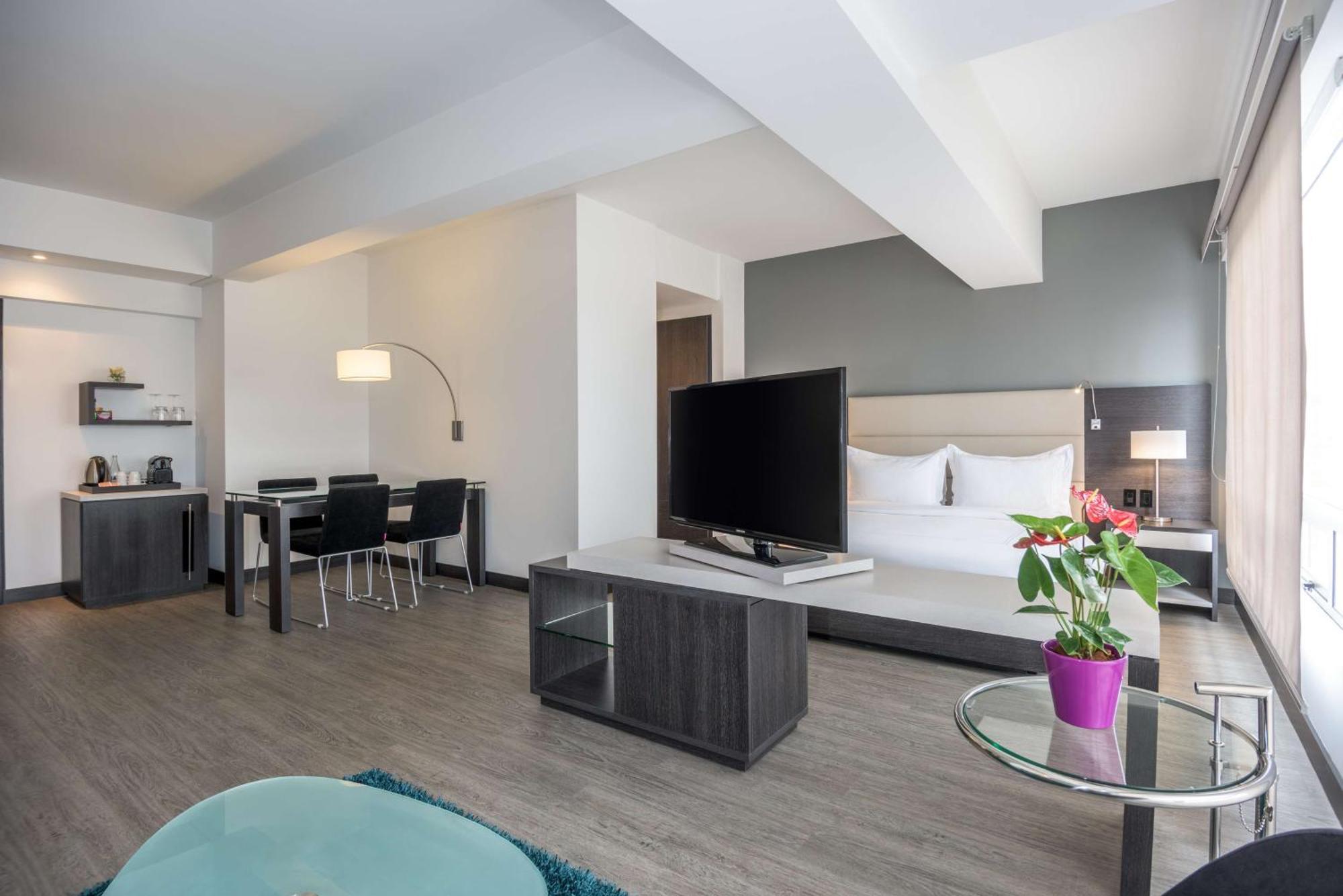 Nh Bogota Urban 26 Royal Hotel Ngoại thất bức ảnh