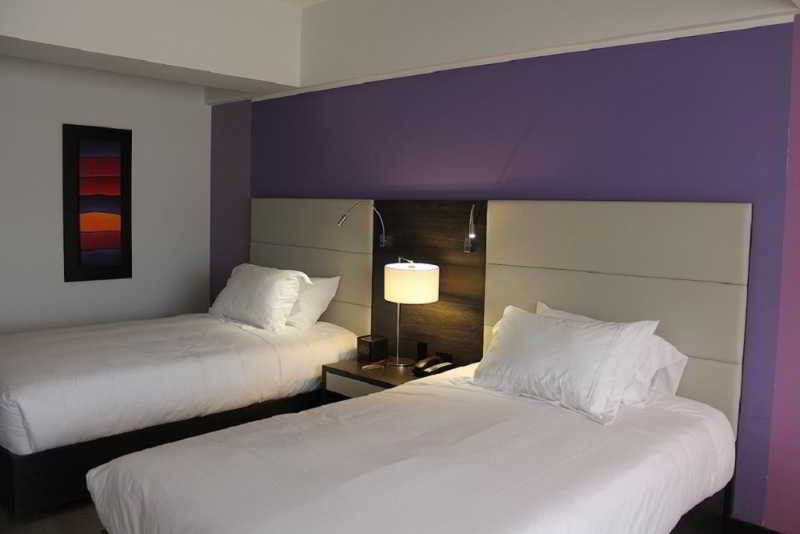Nh Bogota Urban 26 Royal Hotel Ngoại thất bức ảnh